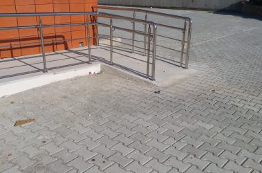 izmirkromkorkuluk.com